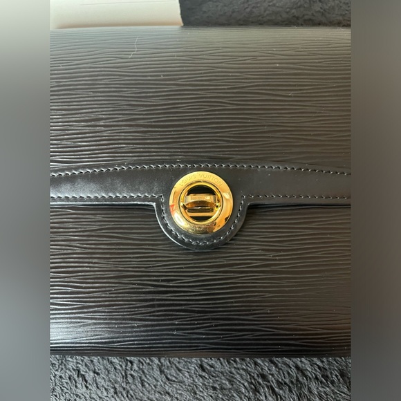 Louis Vuitton Black Epi Leather Clutch - Picture 2 of 12